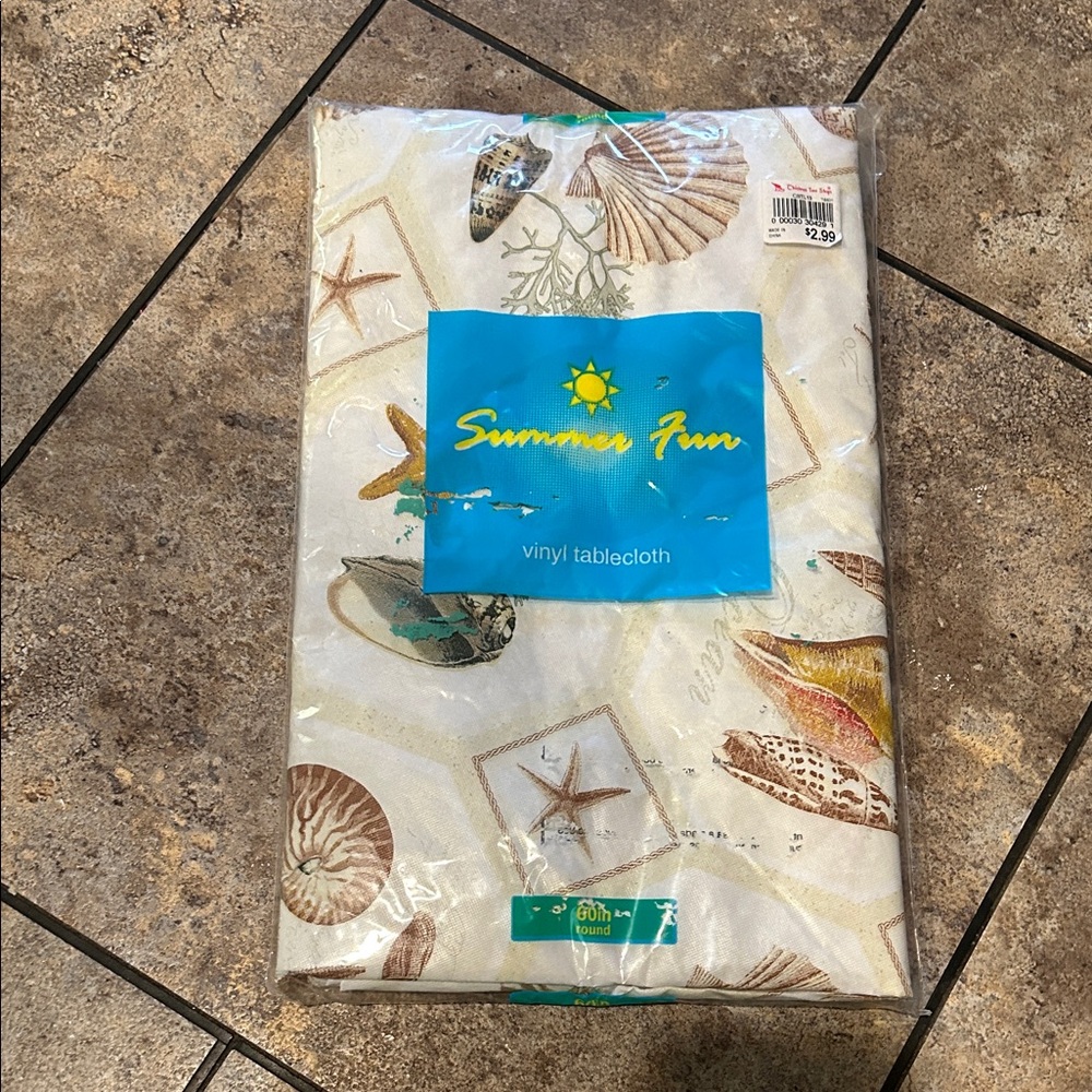 Vinyl Tablecloth - NOS Cream with Seashell Design